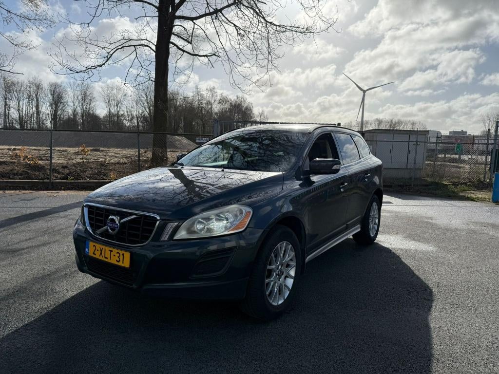 Volvo XC60 2.0 D3 2010 Grijs SUPER NETTE AUTO RIJDT GOED, Auto's, Voorwielaandrijving, Euro 5, Zwart, 1984 cc