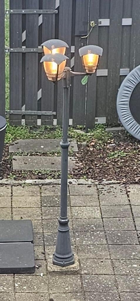Klassieke tuinlantaarn met drie lampen, Ophalen, Gebruikt, Minder dan 50 watt, Staande lamp