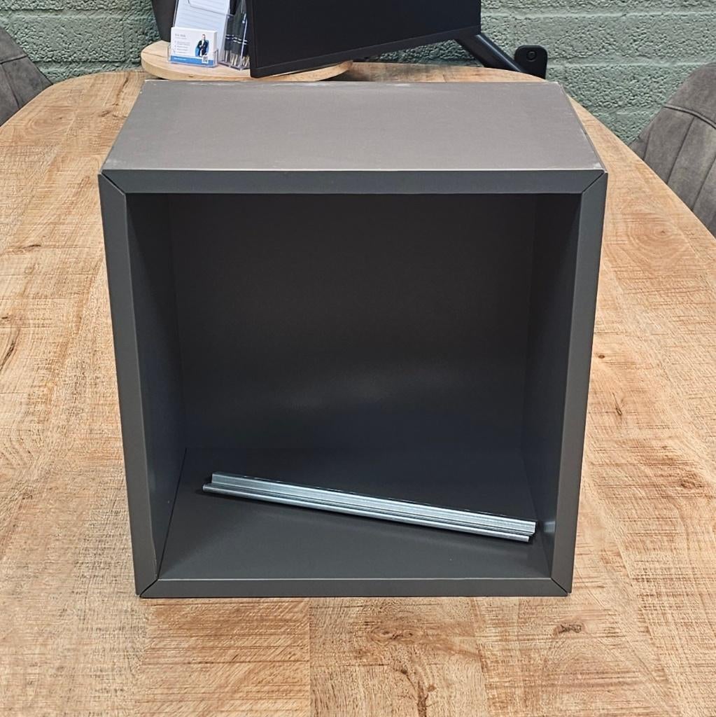 IKEA EKET kast + montagerail – Donkergrijs, Huis en Inrichting, Kasten | Boekenkasten, Minder dan 50 cm, Ophalen of Verzenden