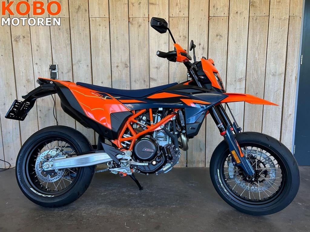 KTM 690 SMC R (bj 2025) - foto 3