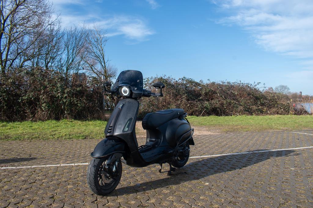 Vespa sprint 2019 50cc, Ophalen, Maximaal 45 km/u, Zo goed als nieuw, Benzine