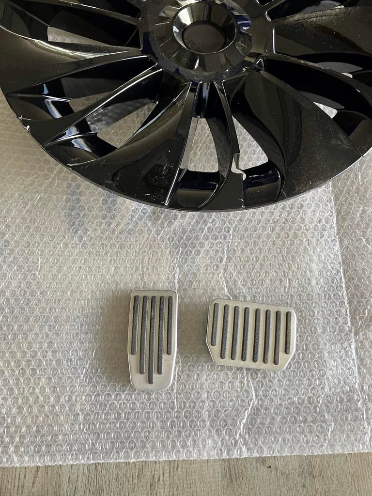 Tesla Wieldoppen + Pedalen Set + Spoiler, Auto diversen, Tuning en Styling, Ophalen of Verzenden