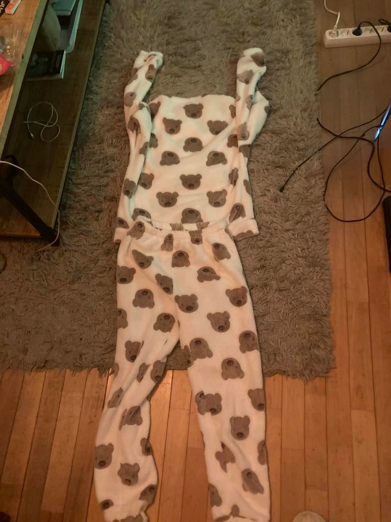 Pyjama, Ophalen, Gedragen