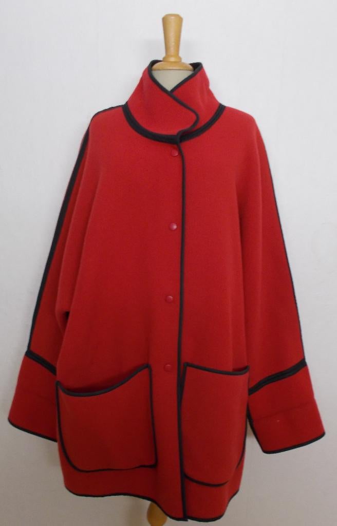 2 zijdig draagbare 80% wol jas v Scandinavische merk Skorpi, Kleding | Dames, Verzenden, Zo goed als nieuw, Maat 46/48 (XL) of groter