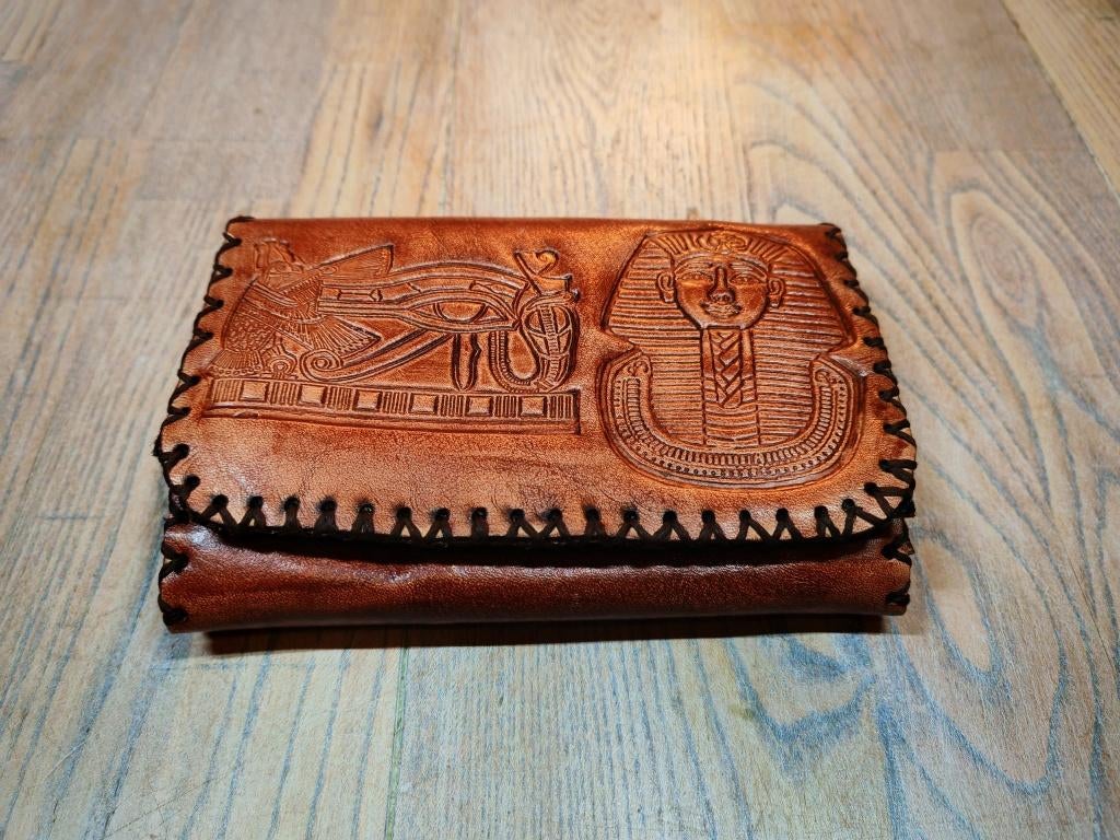 Handgemaakte leren portemonnee met Toetanchamon design, Ophalen of Verzenden, Zo goed als nieuw, Bruin, Leer