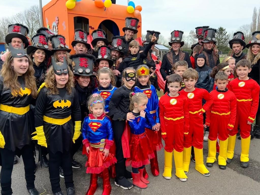 Steampunk loopgroep / carnavalskleding groep (21 volw.), Kleding | Dames, Carnavalskleding en Feestkleding, Ophalen, Carnaval