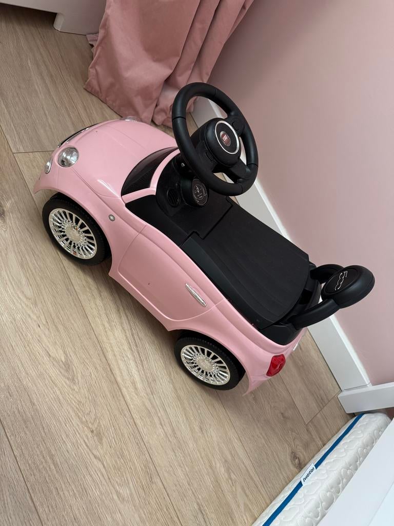 Roze Fiat loopauto met geluid, Ophalen of Verzenden, Gebruikt, Loopvoertuig