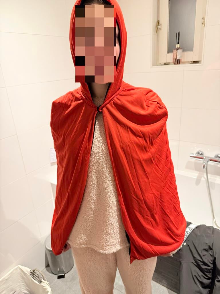 Duivel cape kind - Carnaval, Kinderen en Baby's, Ophalen of Verzenden, Zo goed als nieuw, 122 t/m 128, Jongen of Meisje