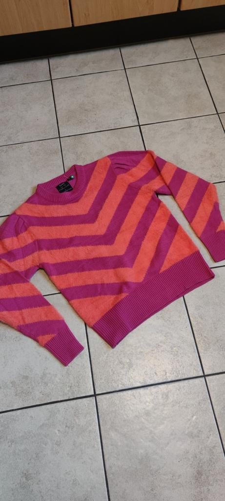 Nieuwe staat mooie trui By CL ESSENTIALS Maat M, Kleding | Dames, Ophalen of Verzenden, Zo goed als nieuw, Maat 38/40 (M)