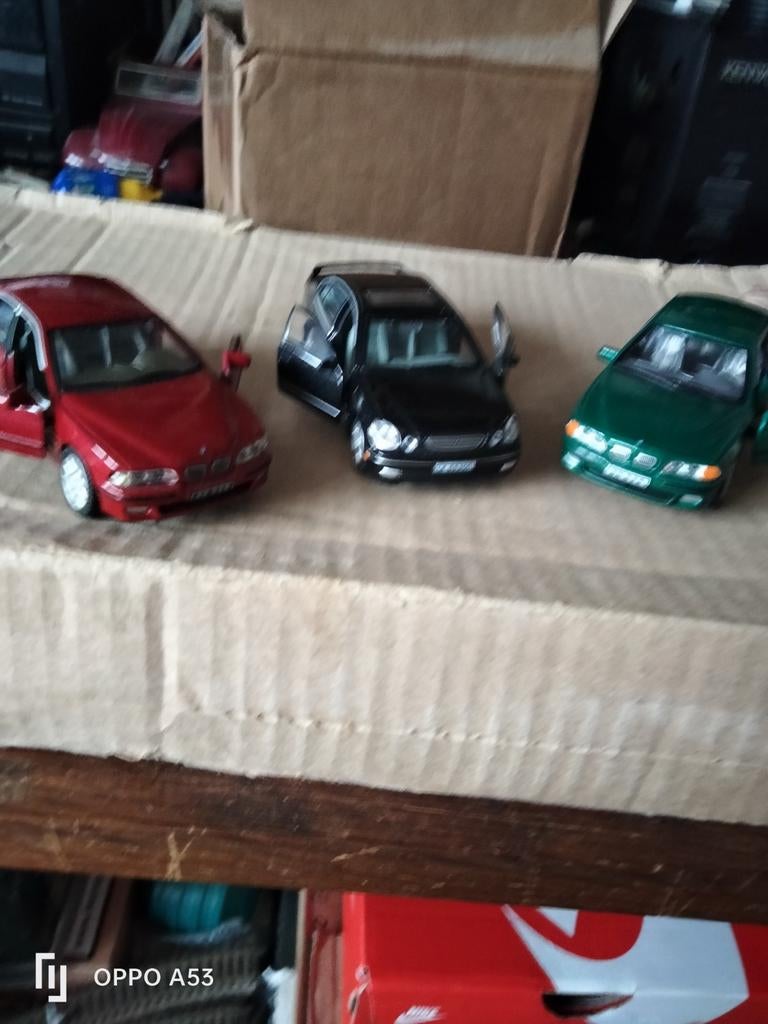 Bmw 528  plus Lexus GS 300 1=43, Ophalen of Verzenden