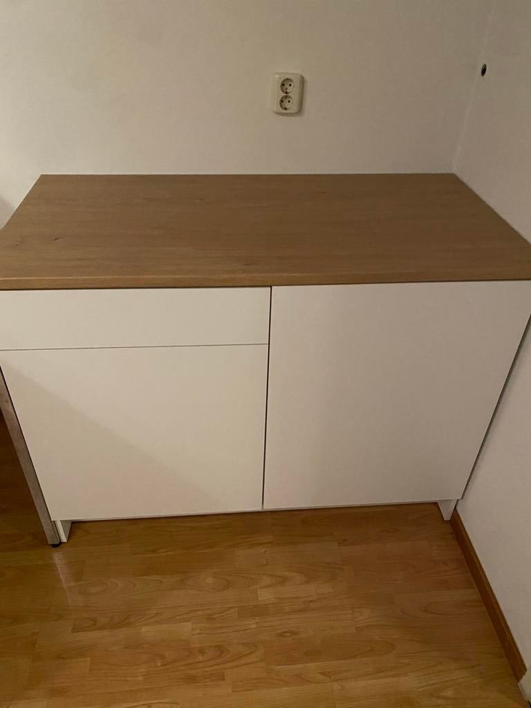 Ikea wastafelmeubel met kraan, Huis en Inrichting, Badkamer | Badkamermeubels, Verzenden