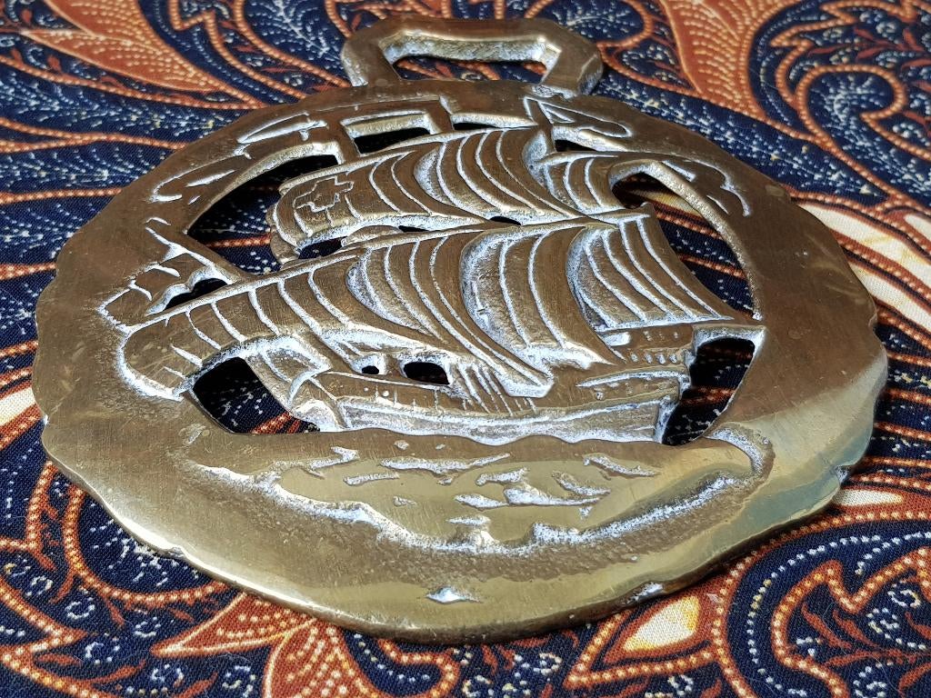 Mooie grote antieke klepperman uit Engeland met zeilschip., Ophalen of Verzenden, Koper