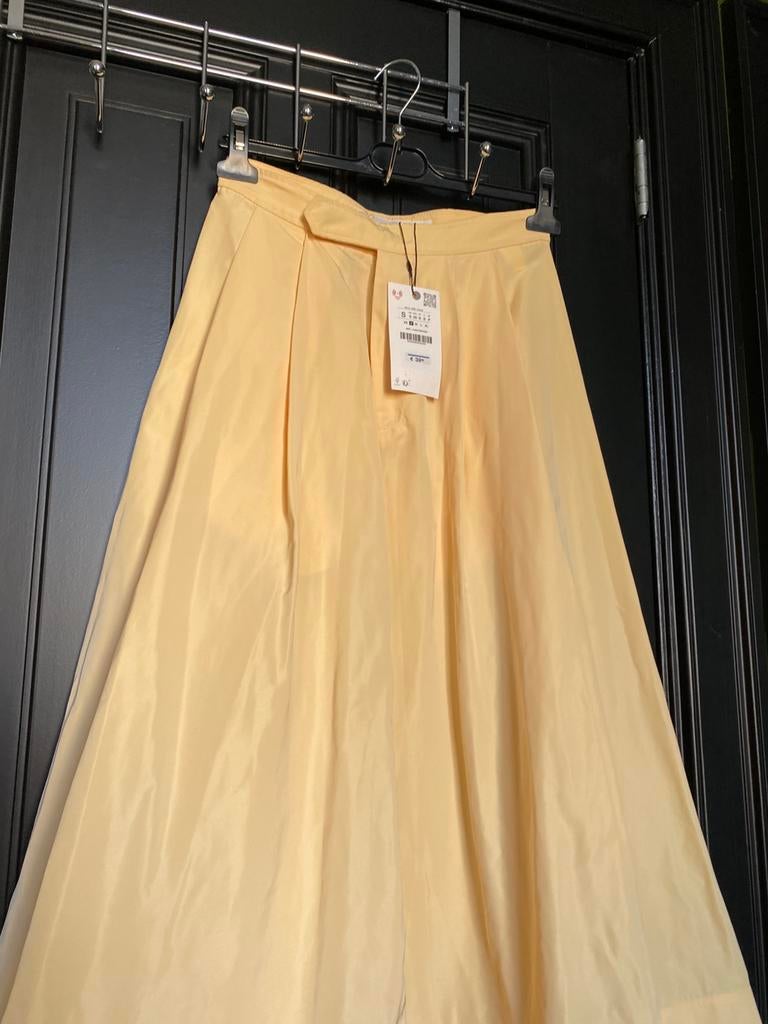 Zara pastel geel A lijn midi rok in prinsessenstijl plooien, Geel, Nieuw, Ophalen of Verzenden, Maat 36 (S)