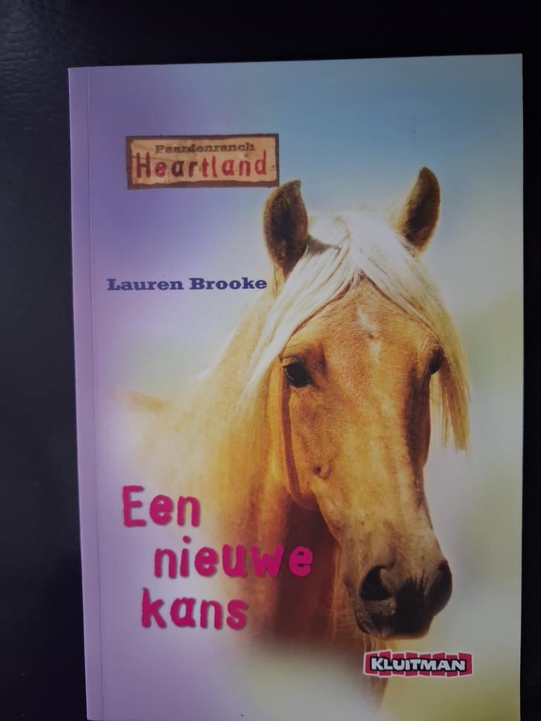 Lauren Brooke - Heartland Paardenranch Een nieuwe kans, Ophalen of Verzenden, Zo goed als nieuw, Lauren Brooke