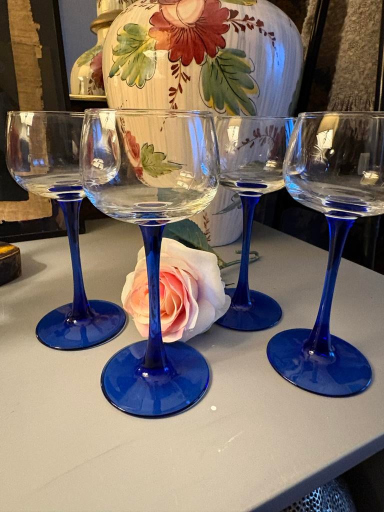 Vintage LuminarcFrance wijnglazen - Op kobaltblauwe voet, Ophalen of Verzenden