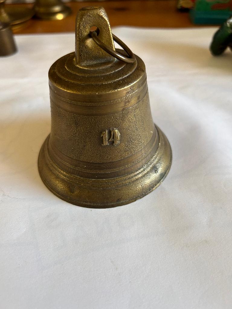 Oude bronzen bel nr 14, Antiek en Kunst, Antiek | Koper en Brons, Ophalen of Verzenden