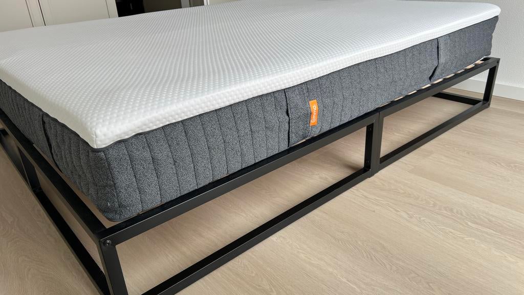 Emma metalen bedframe met matras 160x200 - All inclusive, Ophalen, Zwart, Tweepersoons, Zo goed als nieuw