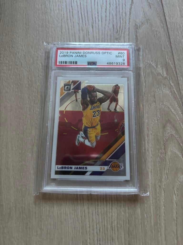 LeBron James 2019 Panini Donruss Optic PSA 9 Lakers, Verzamelen, Ophalen of Verzenden, Zo goed als nieuw, Overige sporten, Spelerskaart
