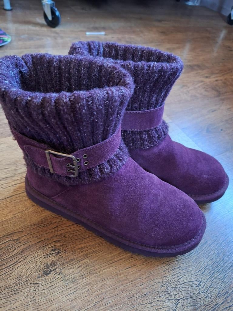 Aparte suede leren paarse laarzen van UGG, maat 39, Kleding | Dames, Schoenen, Zo goed als nieuw, Lage of Enkellaarzen, Overige kleuren