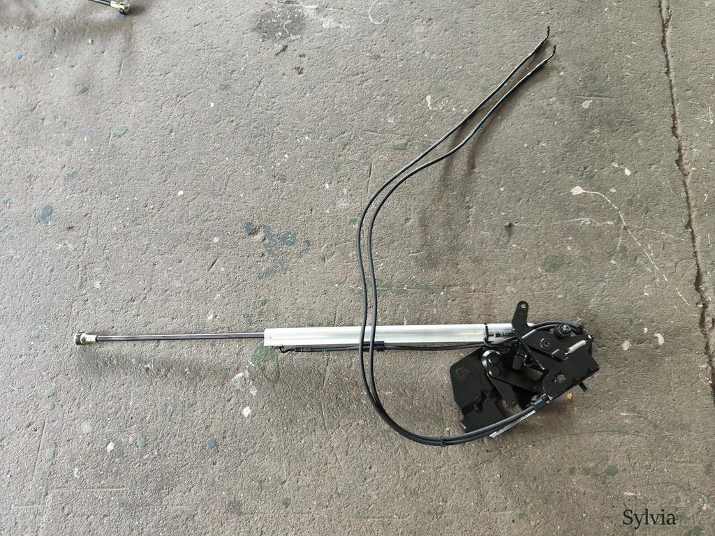 Hydraulische cilinder rechts cabrio dak BMW 6 serie E64 cabr, Gebruikt, -, -, Ophalen of Verzenden
