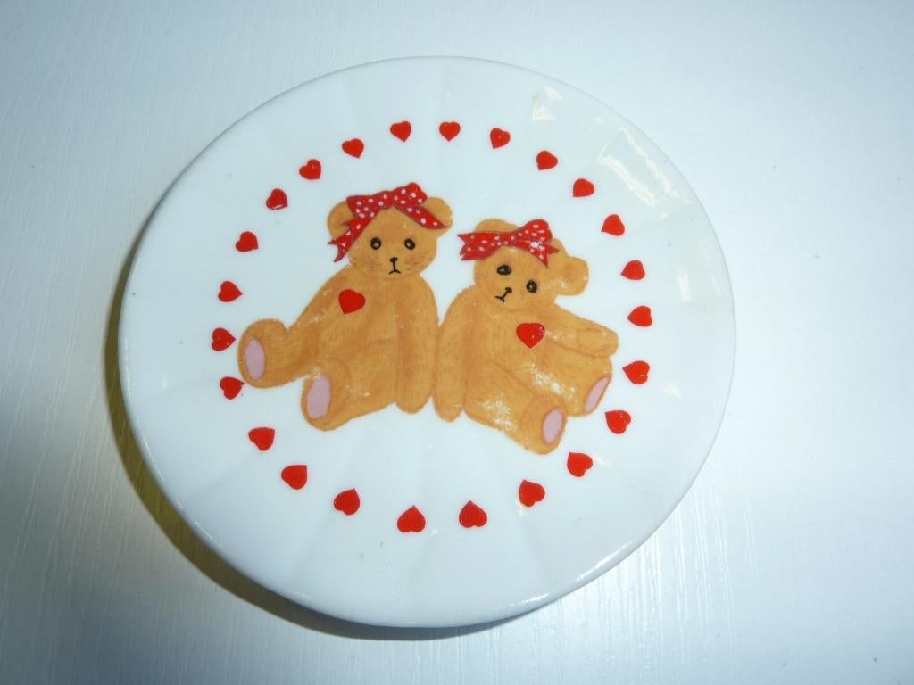 Porseleinen bordje met beertjes opdruk, Ophalen of Verzenden, Zo goed als nieuw, Porselein, Bord of Schaal