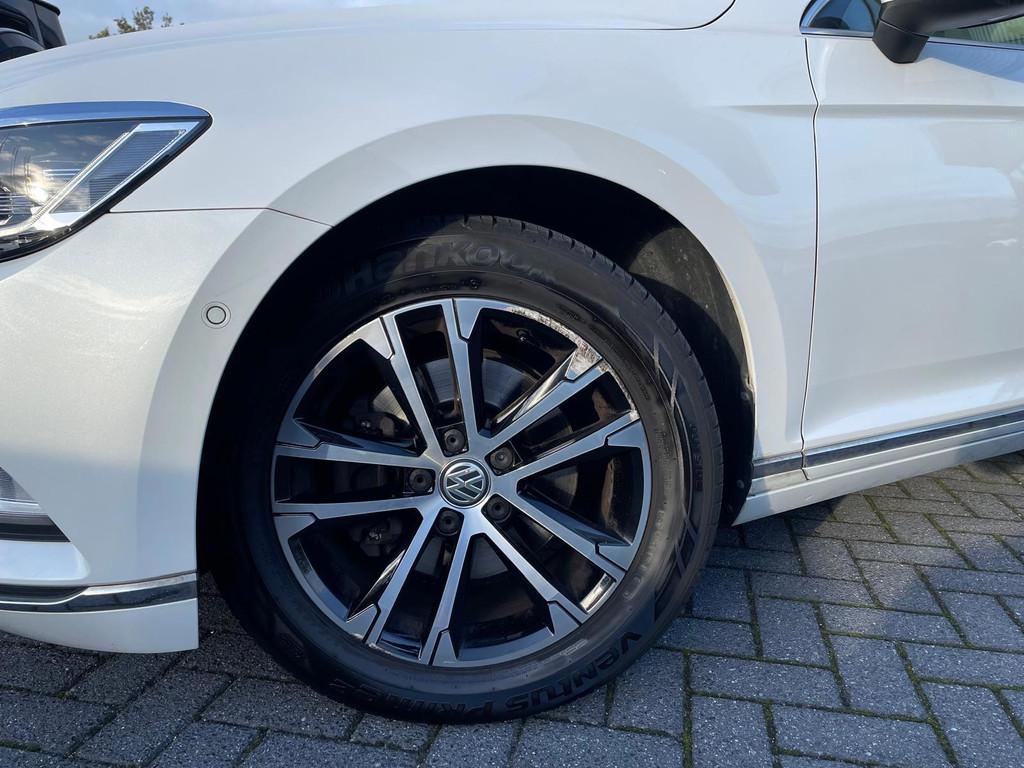 Volkswagen Passat 1.6 TDI Highline Business R | DSG | Panora, Adaptive Cruise Control, Gebruikt, 4 cilinders, Wit