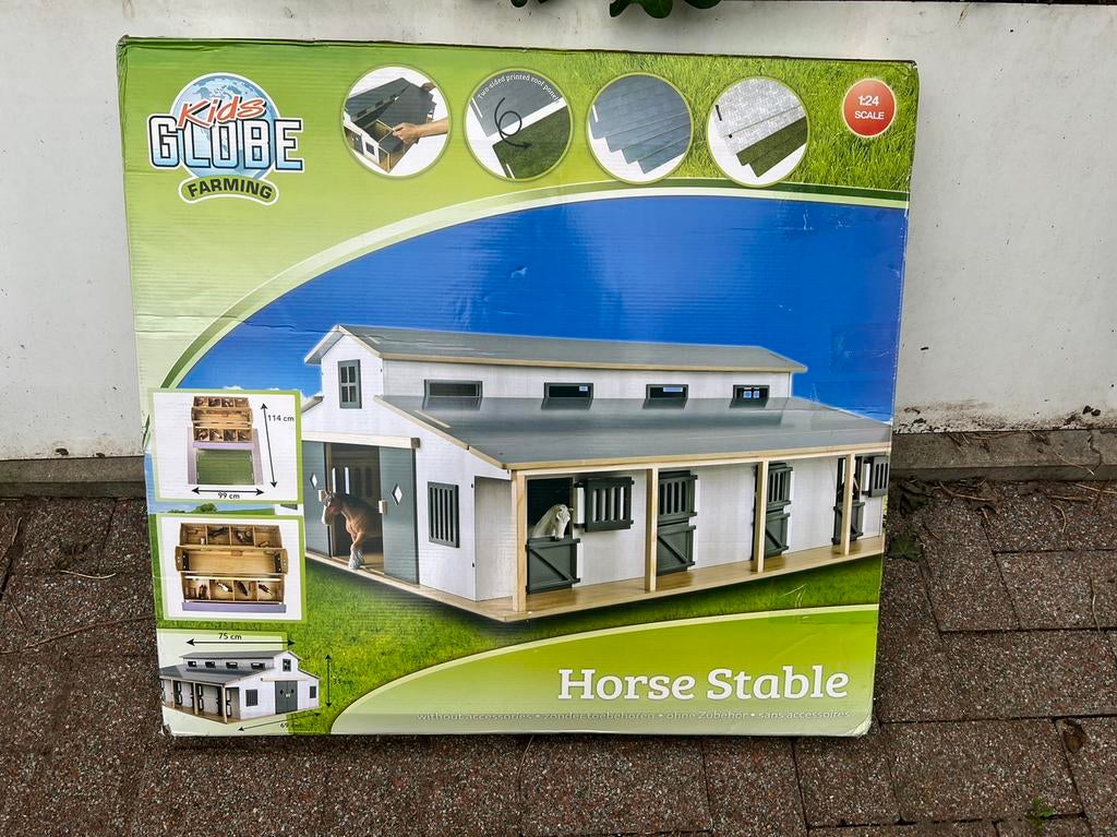 Houten paardenstal van Kids Globe op schaal 1:24 met 7 boxen, Ophalen, Zo goed als nieuw