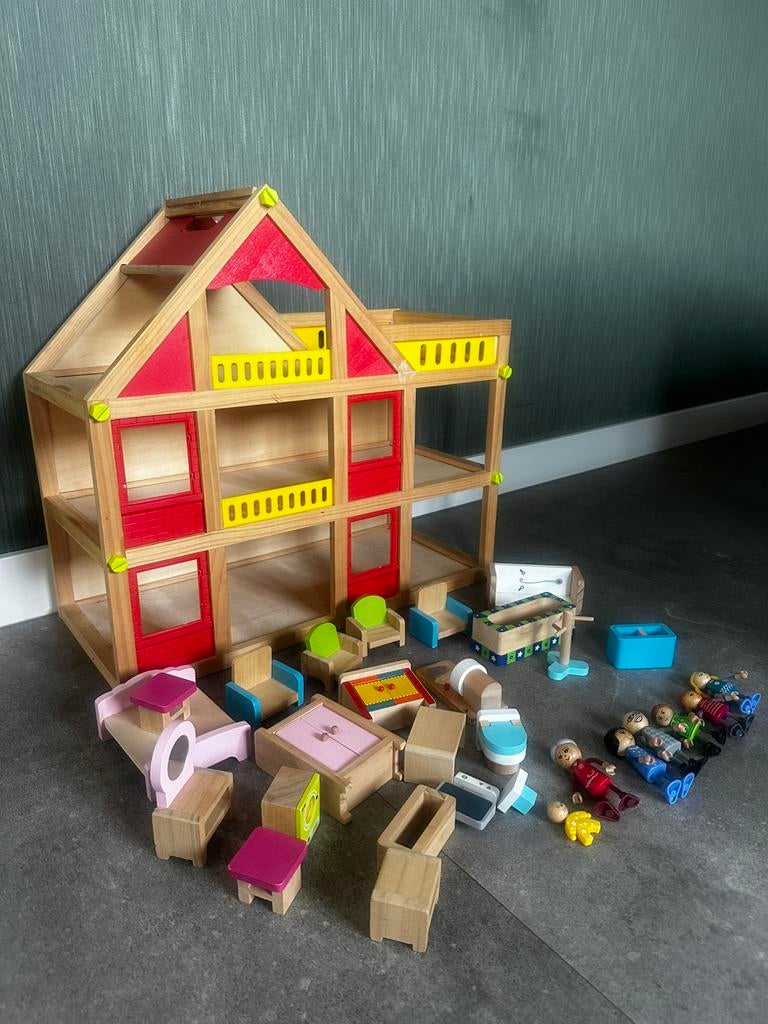 Houten poppenhuis met meubels en poppetjes, Kinderen en Baby's, Speelgoed | Poppenhuizen, Ophalen, Gebruikt, Poppenhuis