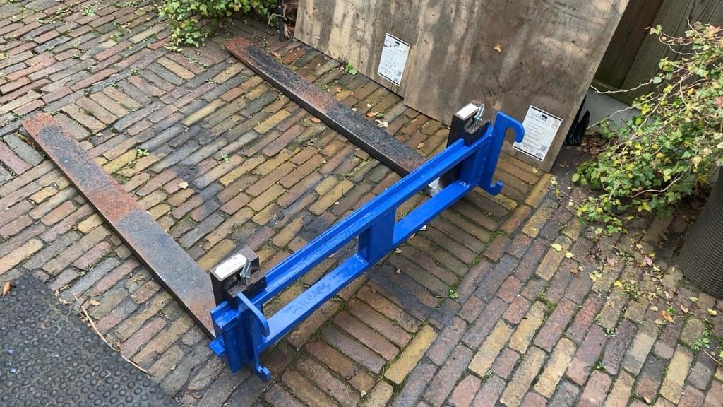 Solis palletvorken en schuif voorlader grondbak, Zakelijke goederen, Agrarisch | Werktuigen, Ophalen of Verzenden