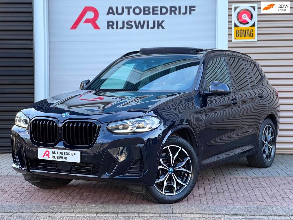 BMW X3 XDrive30e High Executive 360/Memory/HuD/Pano, Gebruikt, Euro 6, Zwart, Bedrijf