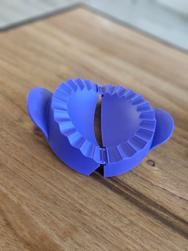 Tupperware Empanada / Dumpling Maker - Paars Nieuw, Ophalen of Verzenden, Nieuw, Paars, Overige typen