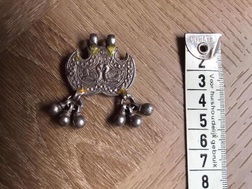 Oud indiaase hanger,gelukshanger,pendant,amulet, Ophalen, Overige materialen, Hanger