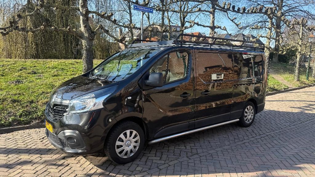 Renault Trafic 1.6 DCI 85KW 2016, Auto's, Bestelauto's, 15 km/l, Zwart, 4 cilinders, Renault