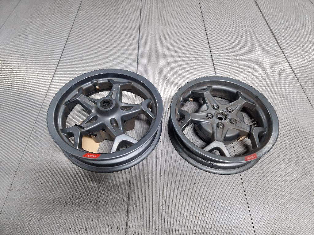 Aprilia sxr 50 onderdelen , demontage , wiel kap koplamp rem, Fietsen en Brommers, Ophalen, Gebruikt, Koplamp, Aprilia