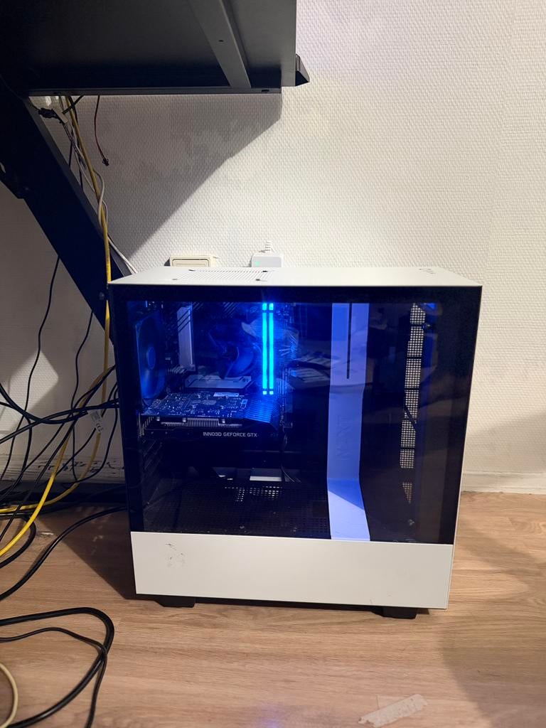 Gaming pc + monitor, Computers en Software, Desktop Pc's, Ophalen, Gebruikt, Met monitor, Gaming