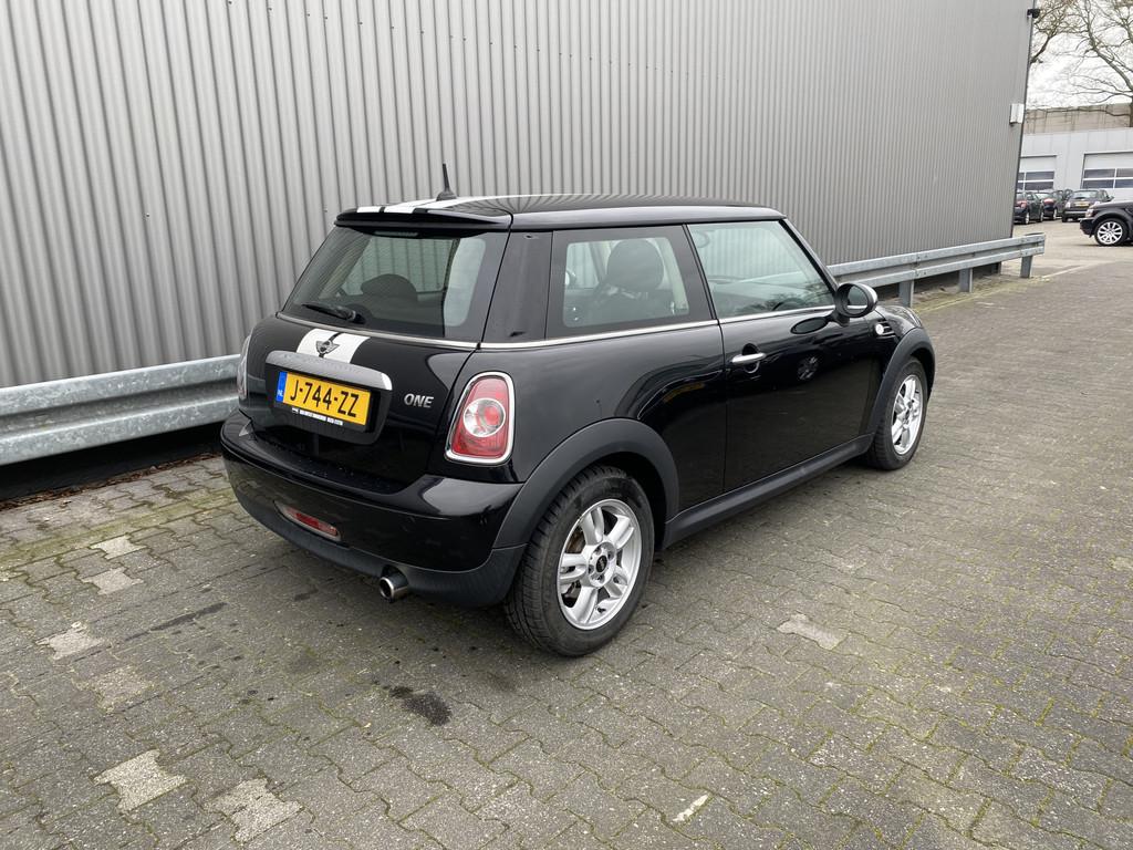 MINI Mini 1.6 One Pepper 128Dkm, A/C, CC, LM, nw. APK – In, Voorwielaandrijving, Euro 5, Stof, 4 stoelen