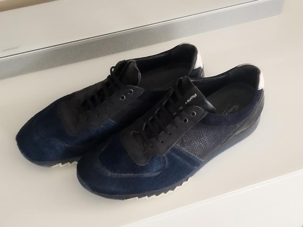 Floris van Bommel sneakers maat 8,5 42 43, Ophalen of Verzenden, Zo goed als nieuw, Blauw