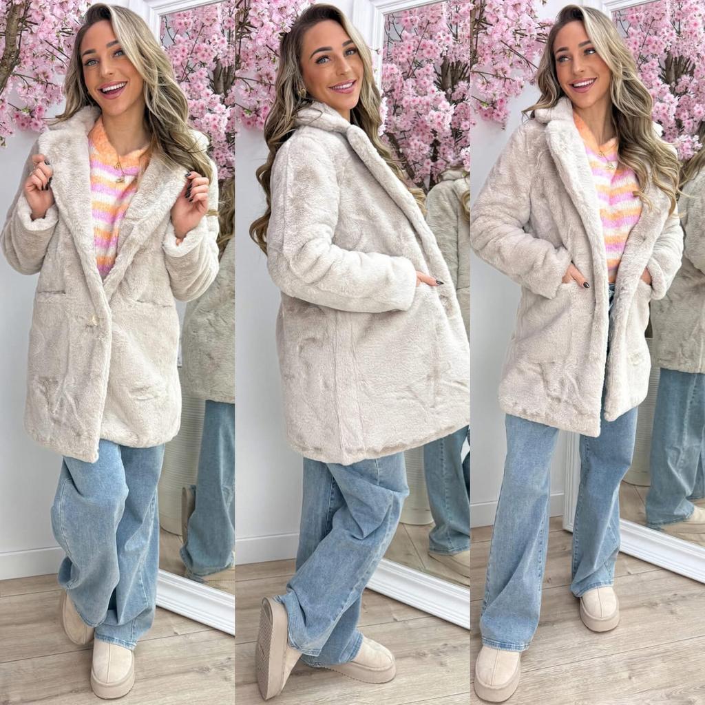 Fluffy Jas Beige Maat M, Kleding | Dames, Ophalen of Verzenden, Zo goed als nieuw, Maat 38/40 (M), Beige