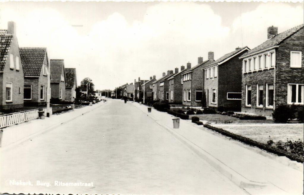 Niekerk, Burg.Ritsemastraat - ongelopen, Ophalen of Verzenden, Voor 1920, Ongelopen, Zuid-Holland