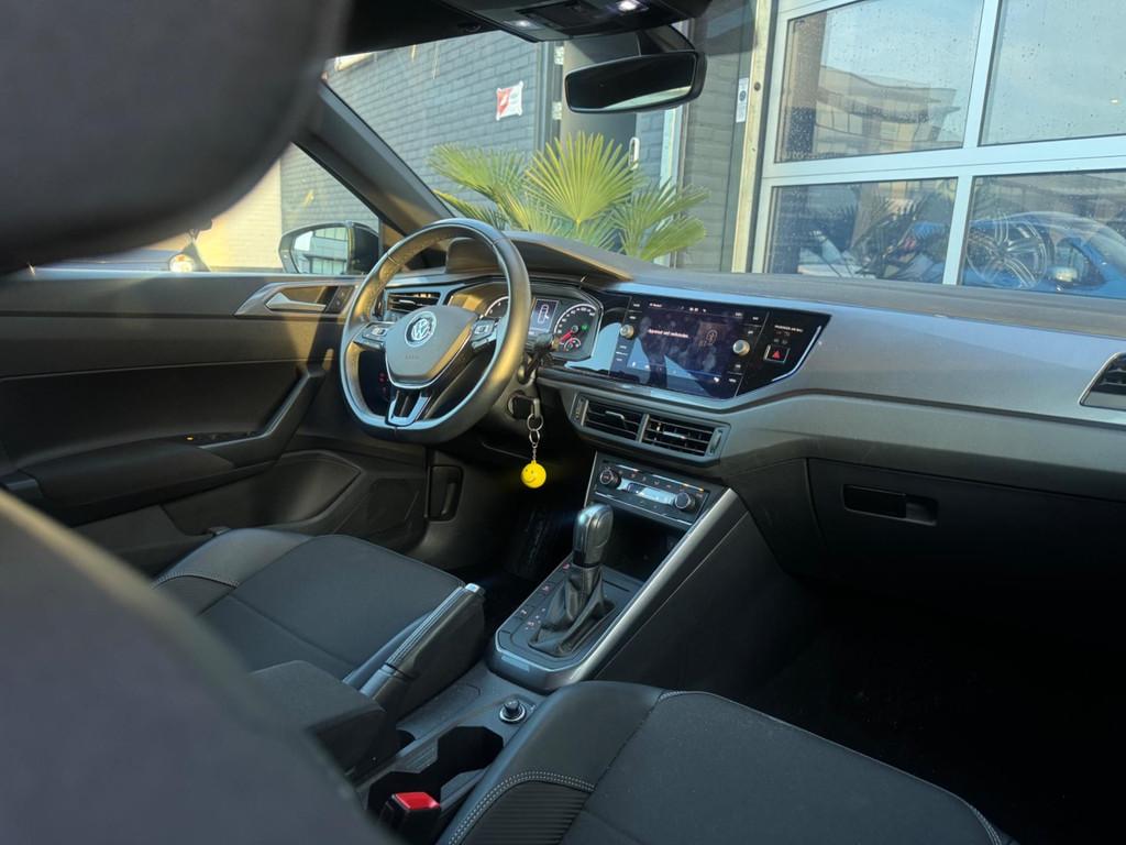 Volkswagen Polo 1.0 TSI 95PK Business DSG Clima Navi CarPlay, Stof, Gebruikt, Euro 6, 95 pk