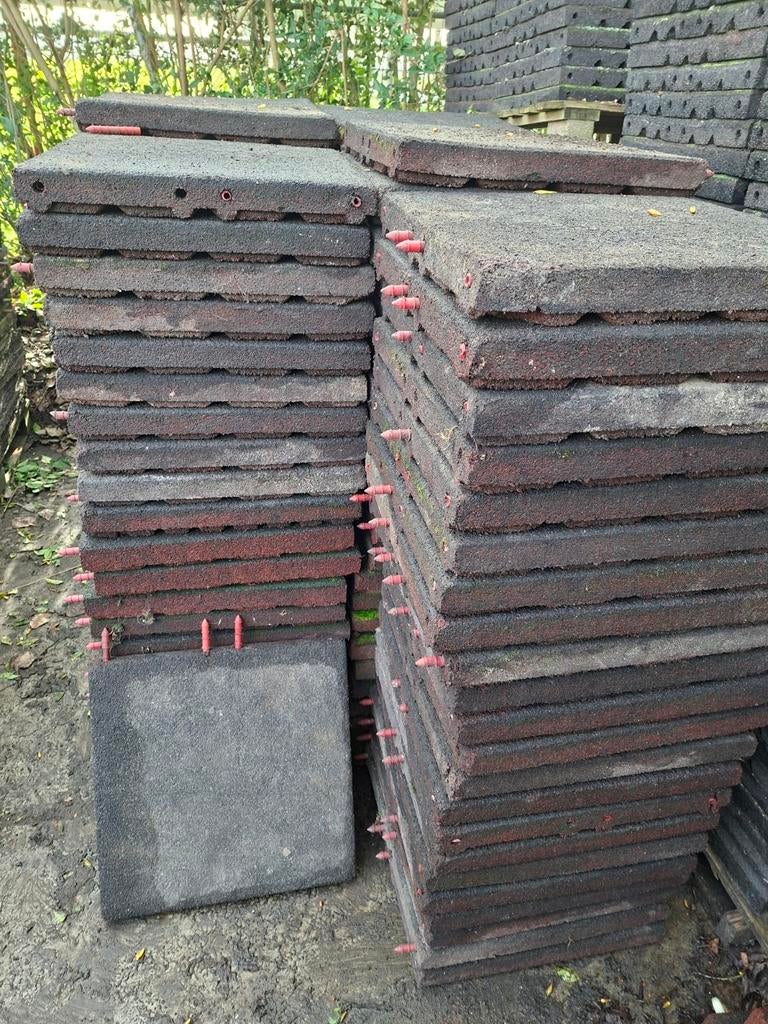 120 rubberen tegels 50x50x6 cm staltegels stalmatten
