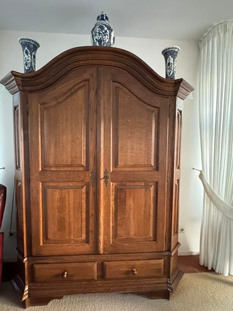 Massief eiken handgemaakte kast, Ophalen, Gebruikt, Met deur(en), 200 cm of meer