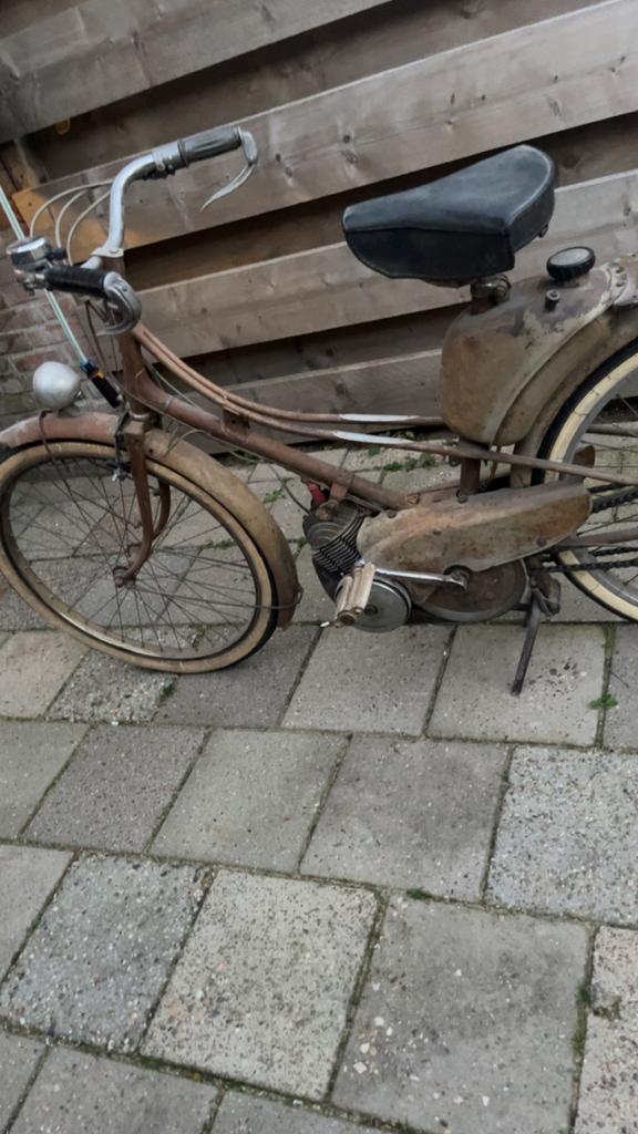Motobecane mobylette av31 1954, Fietsen en Brommers, Brommers | Oldtimers, Overige merken, Ophalen