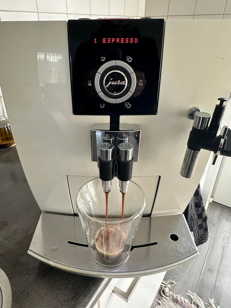 Jura j5, Ophalen, Zo goed als nieuw, Koffiemachine