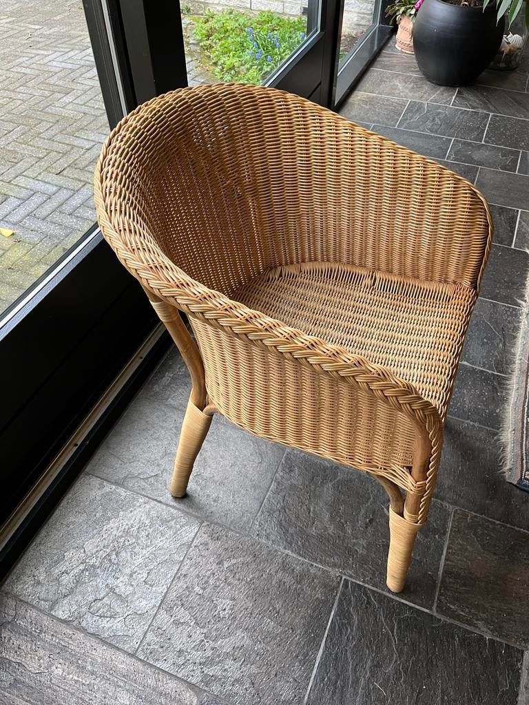 Gevlochten stoel van kunststof, Huis en Inrichting, Stoelen, Ophalen, Kunststof, Gebruikt, Overige kleuren