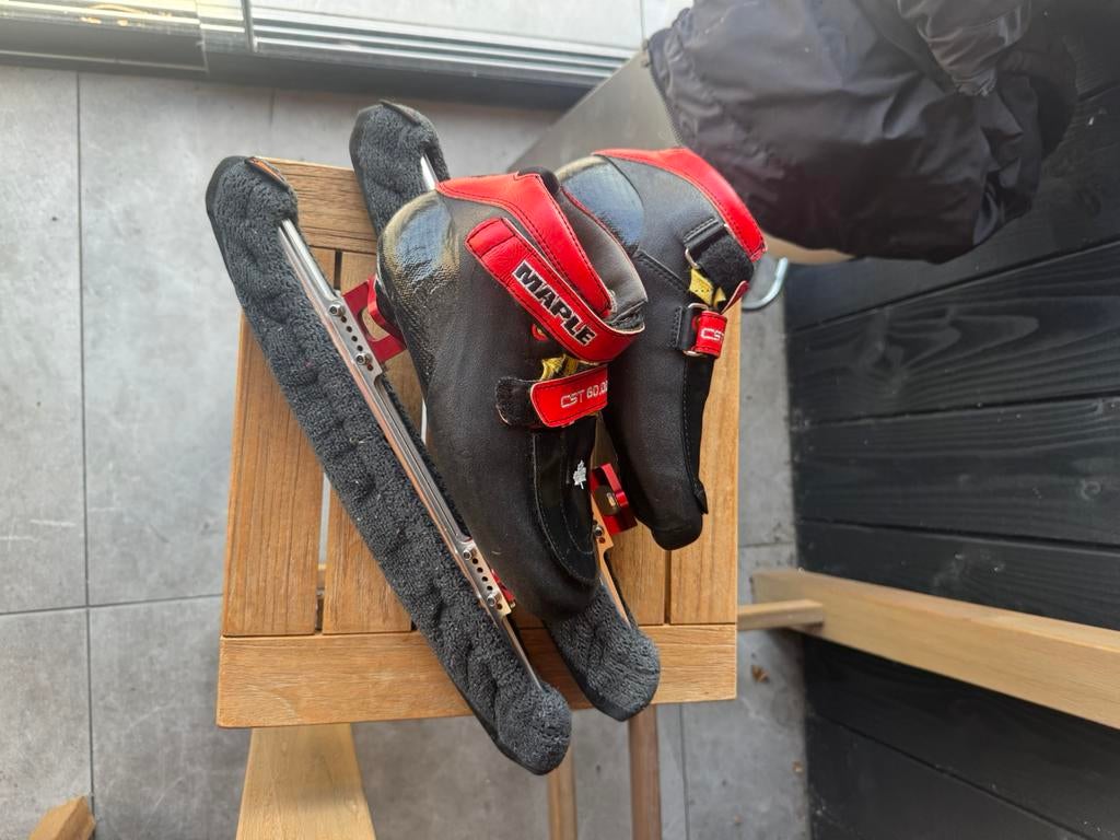 Shorttrack schaatsen maat 38 + beschermhoezen, Ophalen of Verzenden, Gebruikt, Noren, Overige merken