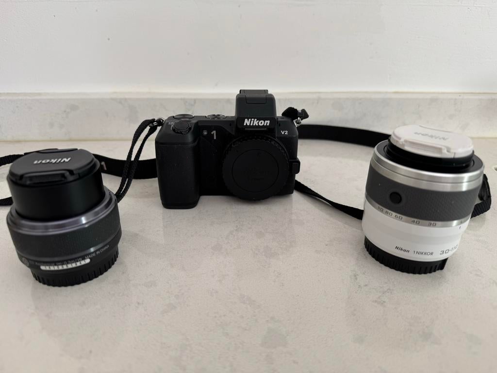 Nikon 1 V2 met 2 Nikkor lenzen (11-27.5mm en 30-110mm), Ophalen, Compact, Zo goed als nieuw, Nikon