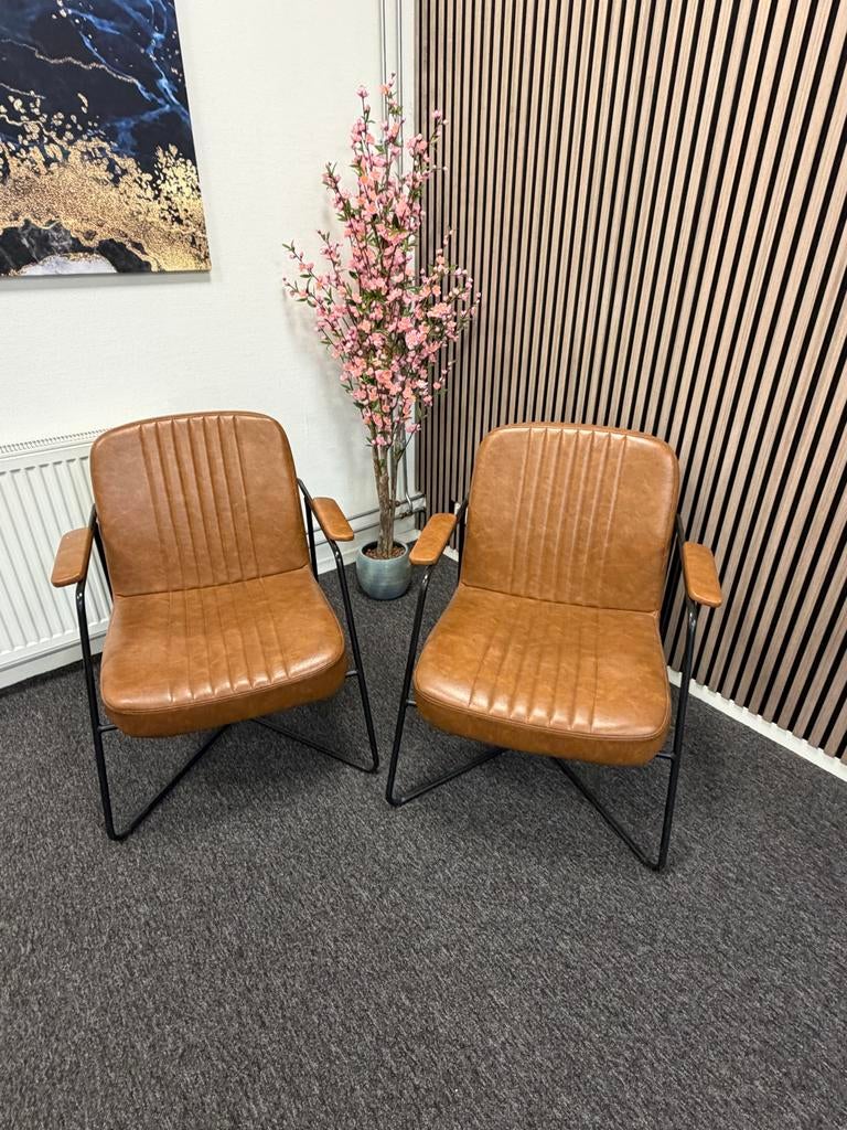 Set van twee kunstlederen fauteuils, Huis en Inrichting, Fauteuils, 75 tot 100 cm, Ophalen of Verzenden, Zo goed als nieuw, Metaal