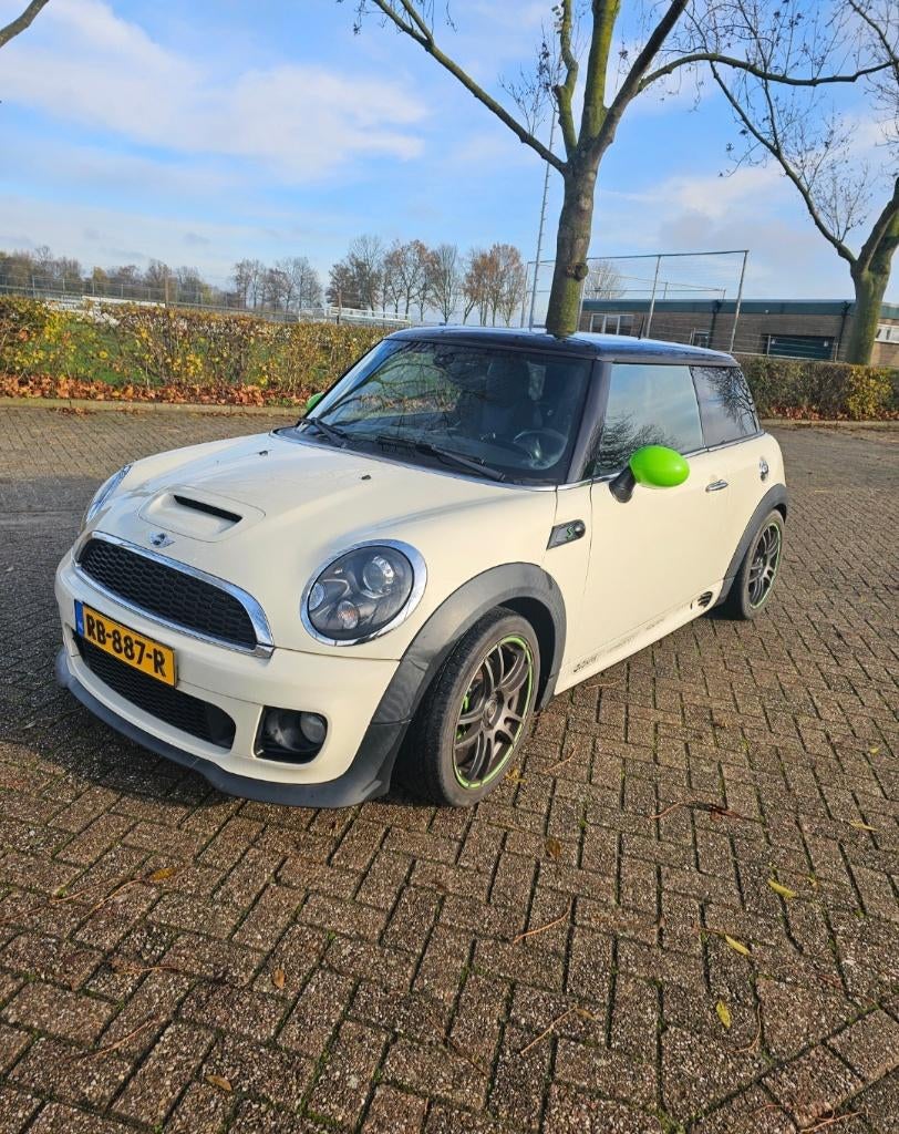 Mini Cooper S 1.6 2011 wit, Zwart, 4 cilinders, 4 stoelen, Handgeschakeld