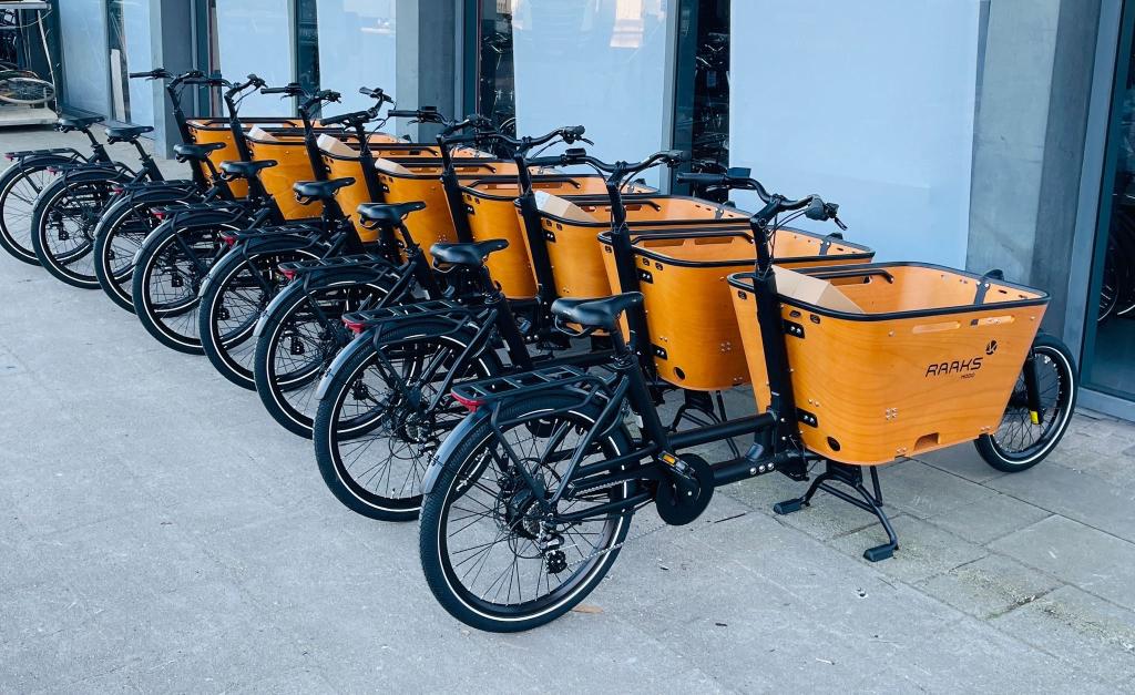 Fietshokje Hoofddorp: Raaks Modo elektrische bakfiets NIEUW, Fietsen en Brommers, Fietsen | Bakfietsen, 4 kinderen of meer, Huif